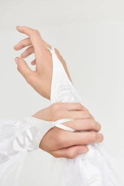 GAIA'S FEATHER GLOVES - OFF WHITE